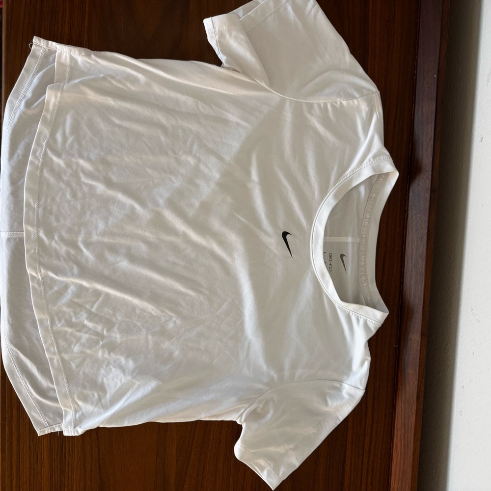 Nike Men's Classic White Tee